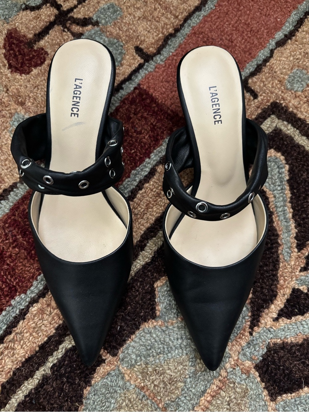 Chloe Kitten Heel Pump - Picture 2 of 5